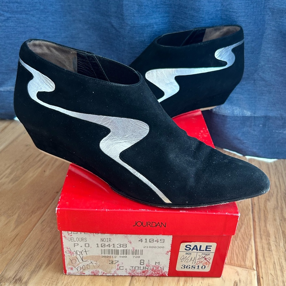 Vintage Charles Jourdan Black Suede Booties 8 1/2 Silver Stripe 80’s